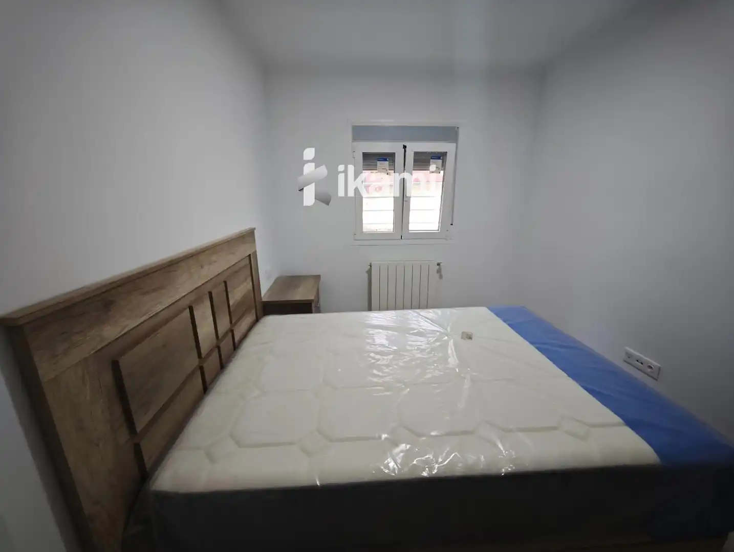 Habitación de Piso en venta en Madrid con Calefacción, Jardín privado y Amueblado