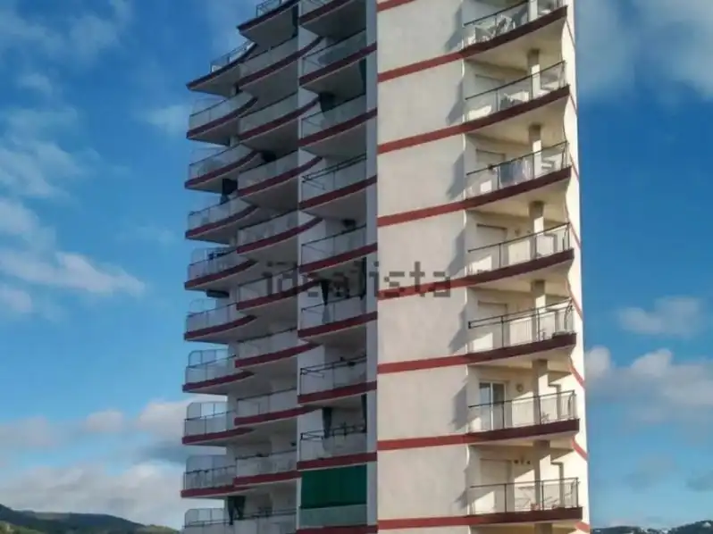 Mini appartamento con piscina in vendita a Carrer Llorenç Trias 28, imagen 3