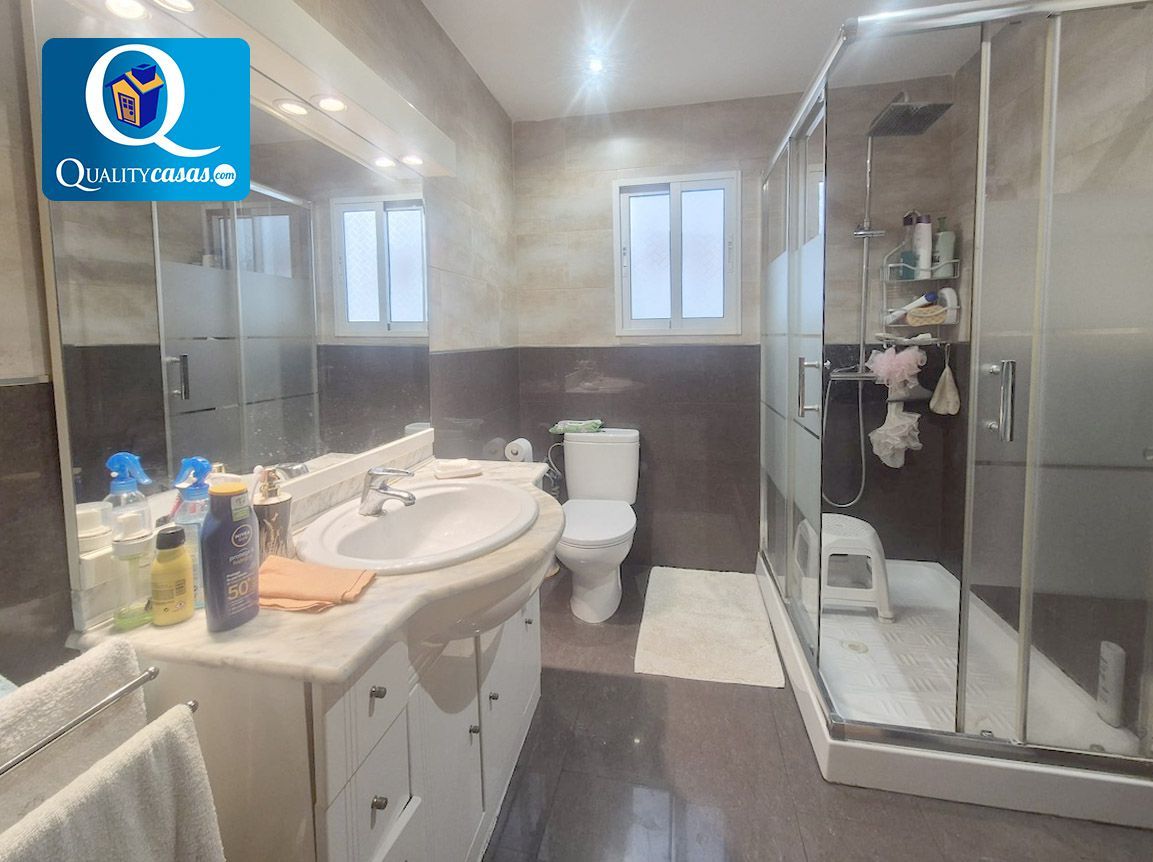 Bathroom of Apartment for sale in Alicante / Alacant  with Air Conditioner and Terrace