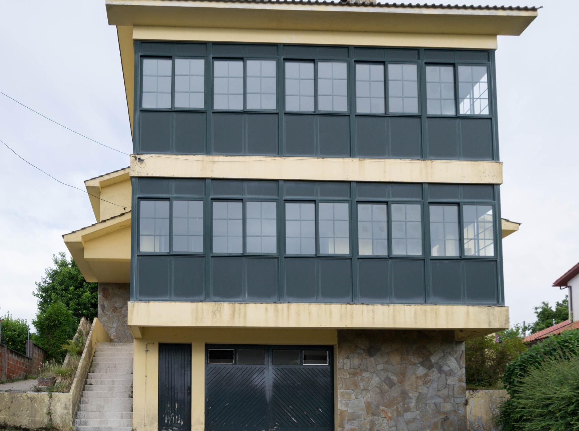 Vista exterior de Casa o xalet en venda en Sada (A Coruña) amb Jardí privat i Piscina comunitària