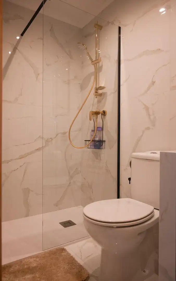 Baño de Apartamento en venta en Torrevieja con Aire acondicionado, Terraza y Amueblado