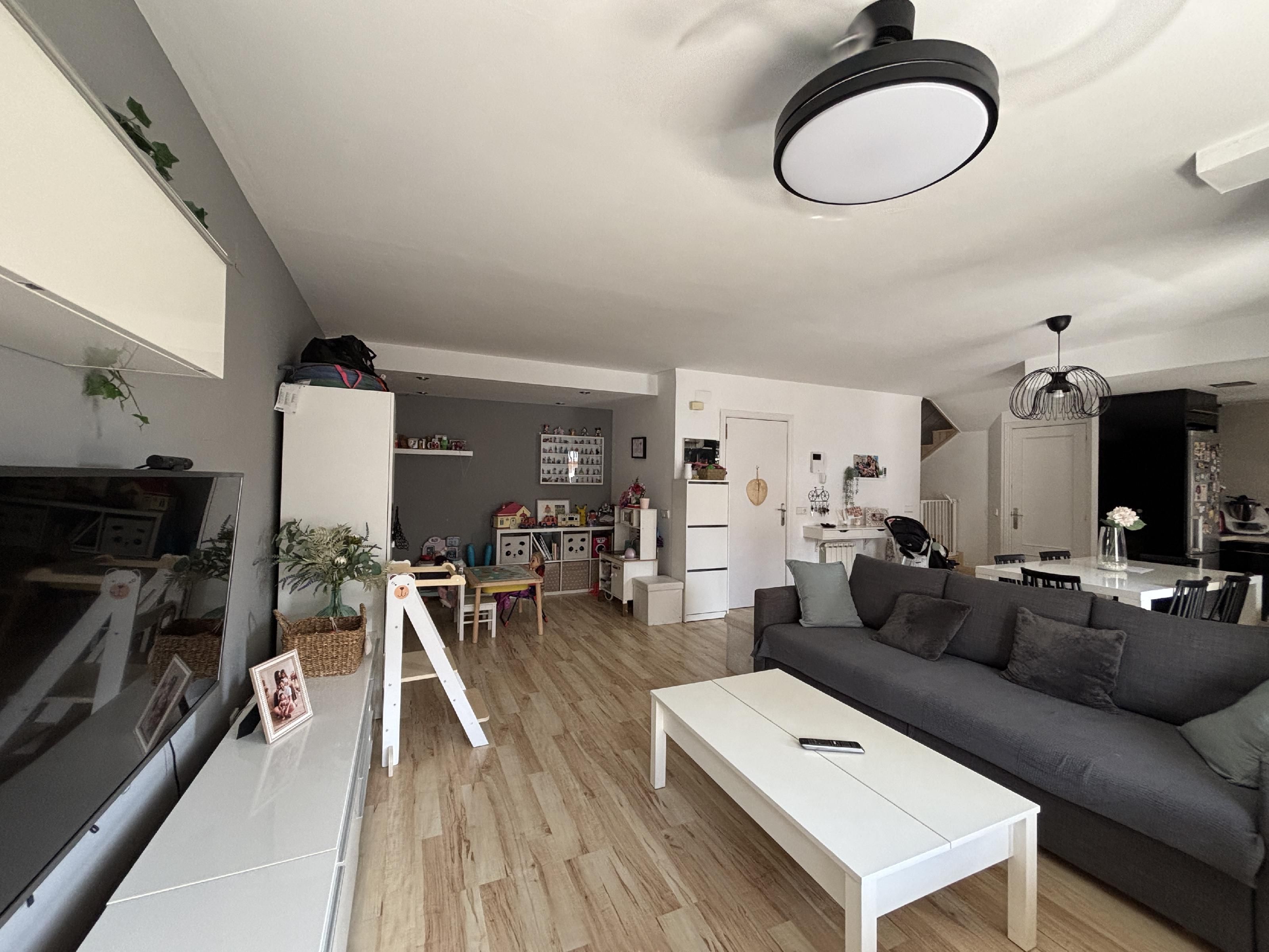 Living room of Duplex for sale in  Tarragona Capital  with Air Conditioner, Private garden and Parquet flooring