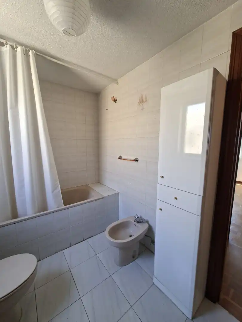 Badezimmer von Wohnung zum Verkauf in Salamanca mit Heizung und Parkett