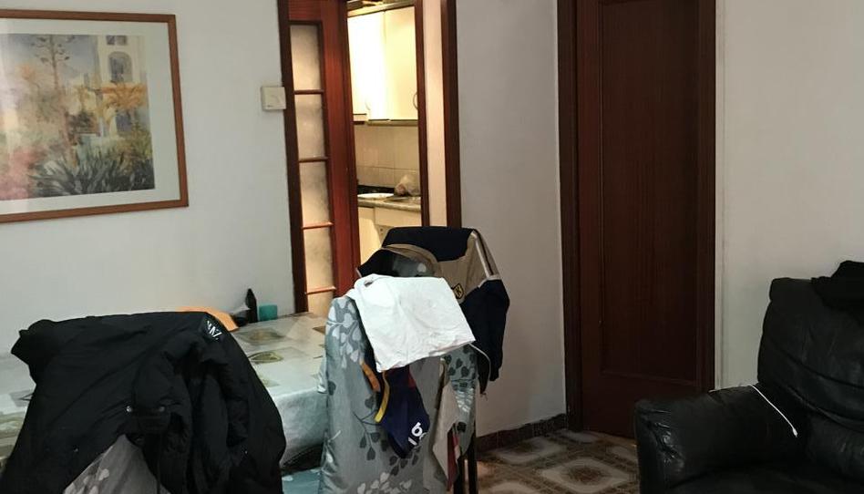 Foto 1 de Piso en venta en Carrer de Saturn, Llefià, Barcelona
