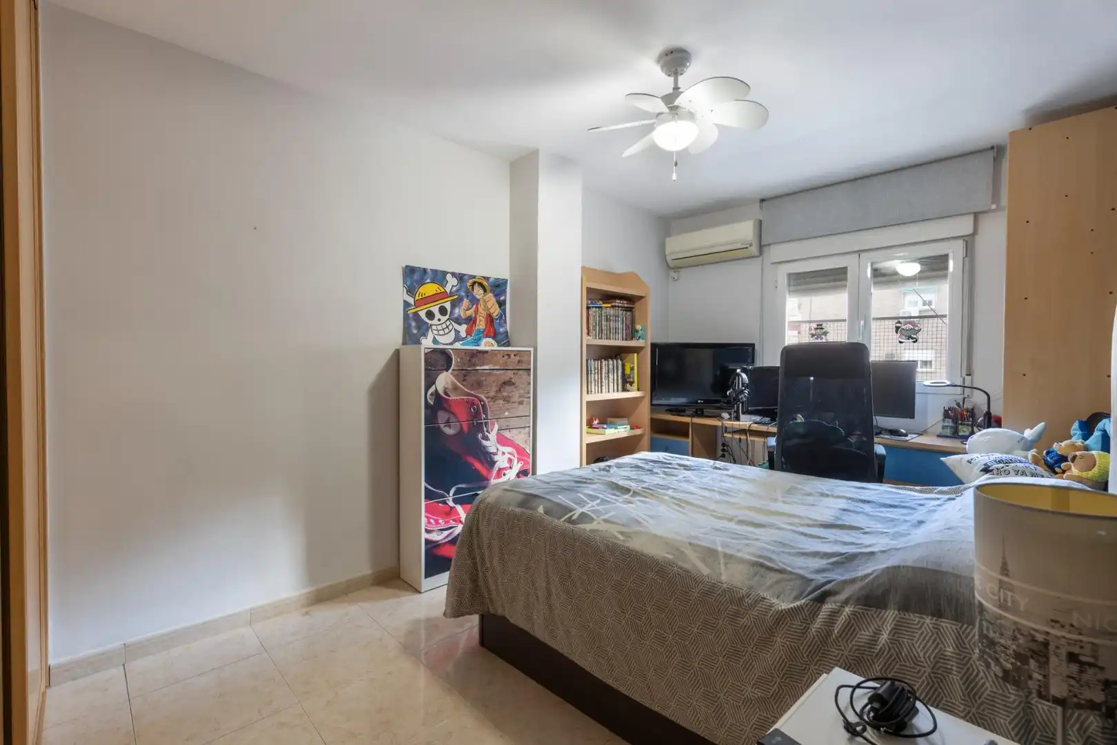 Bedroom of Flat for sale in Granada  with Parquet flooring and Storage room