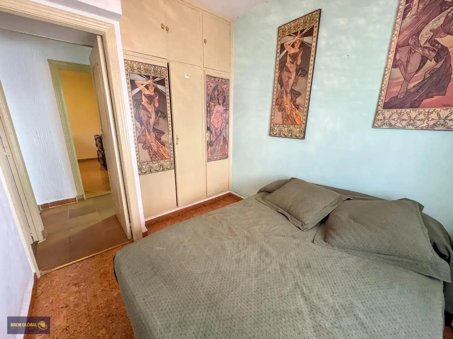 Dormitori de Casa adosada en venda en Buitrago del Lozoya amb Jardí privat, Traster i Moblat