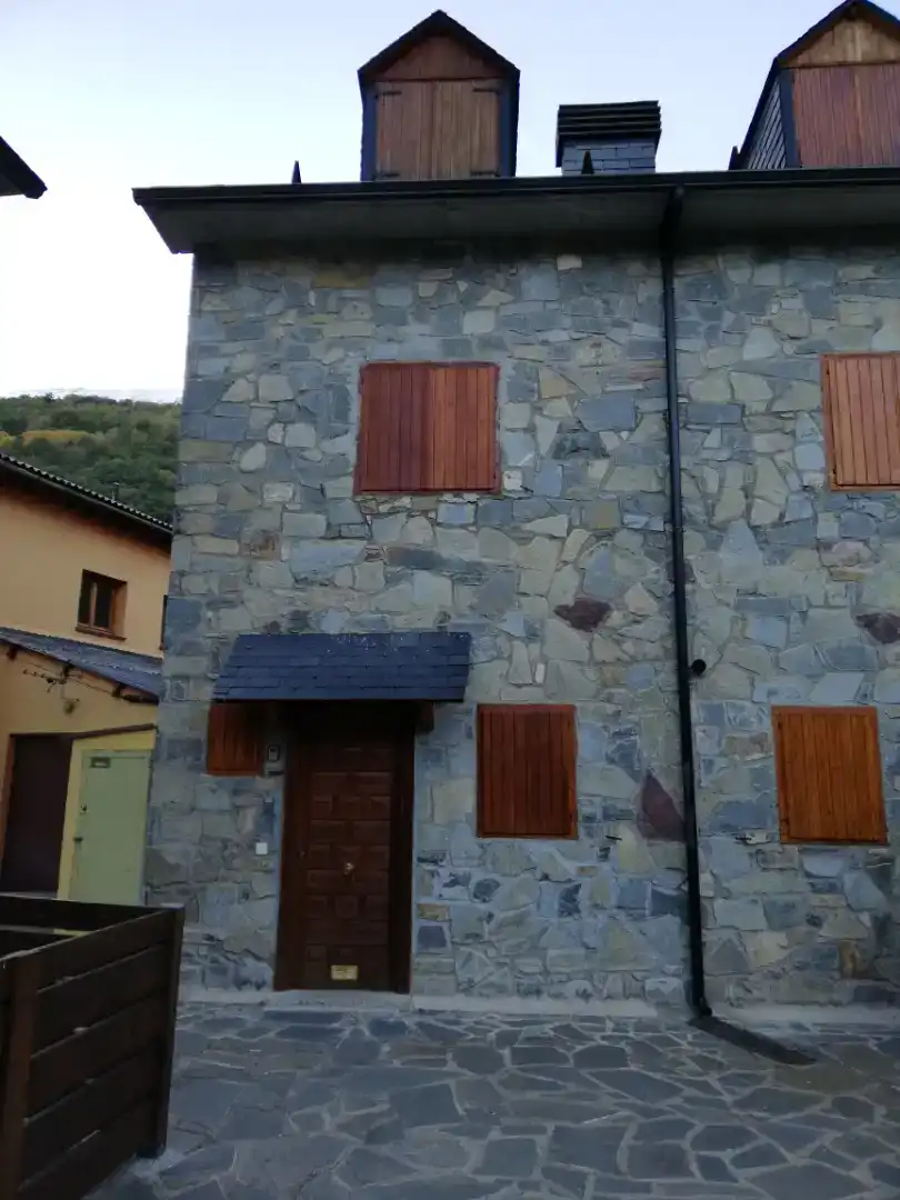 Außenansicht von Einfamilien-Reihenhaus zur Miete in Villanova, Huesca