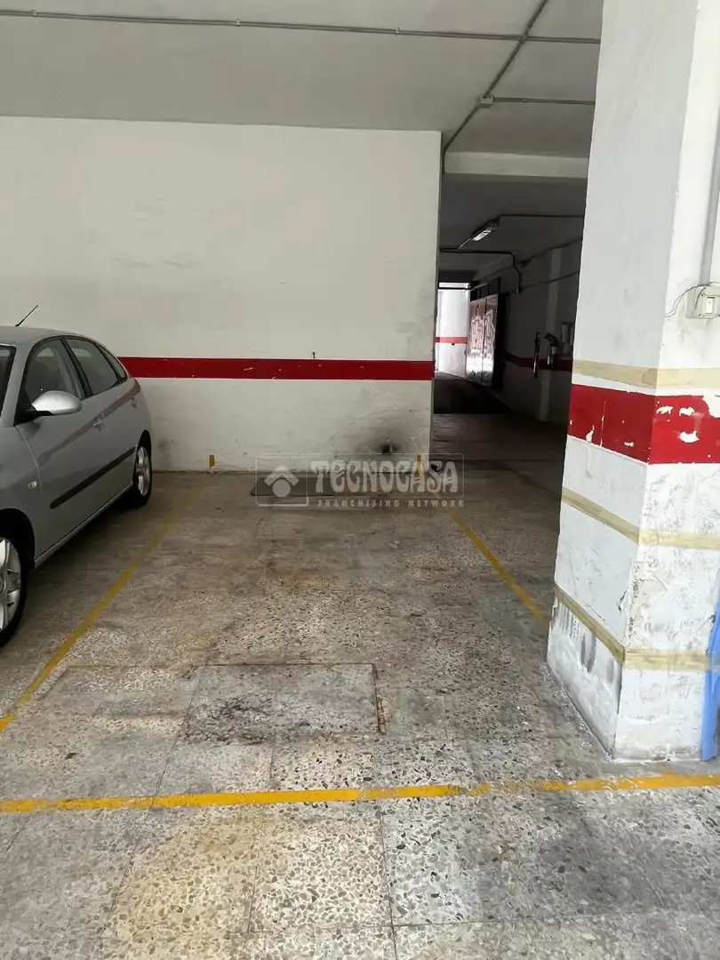 Parking de Piso en venta en Zaragoza con Calefacción y Balcón