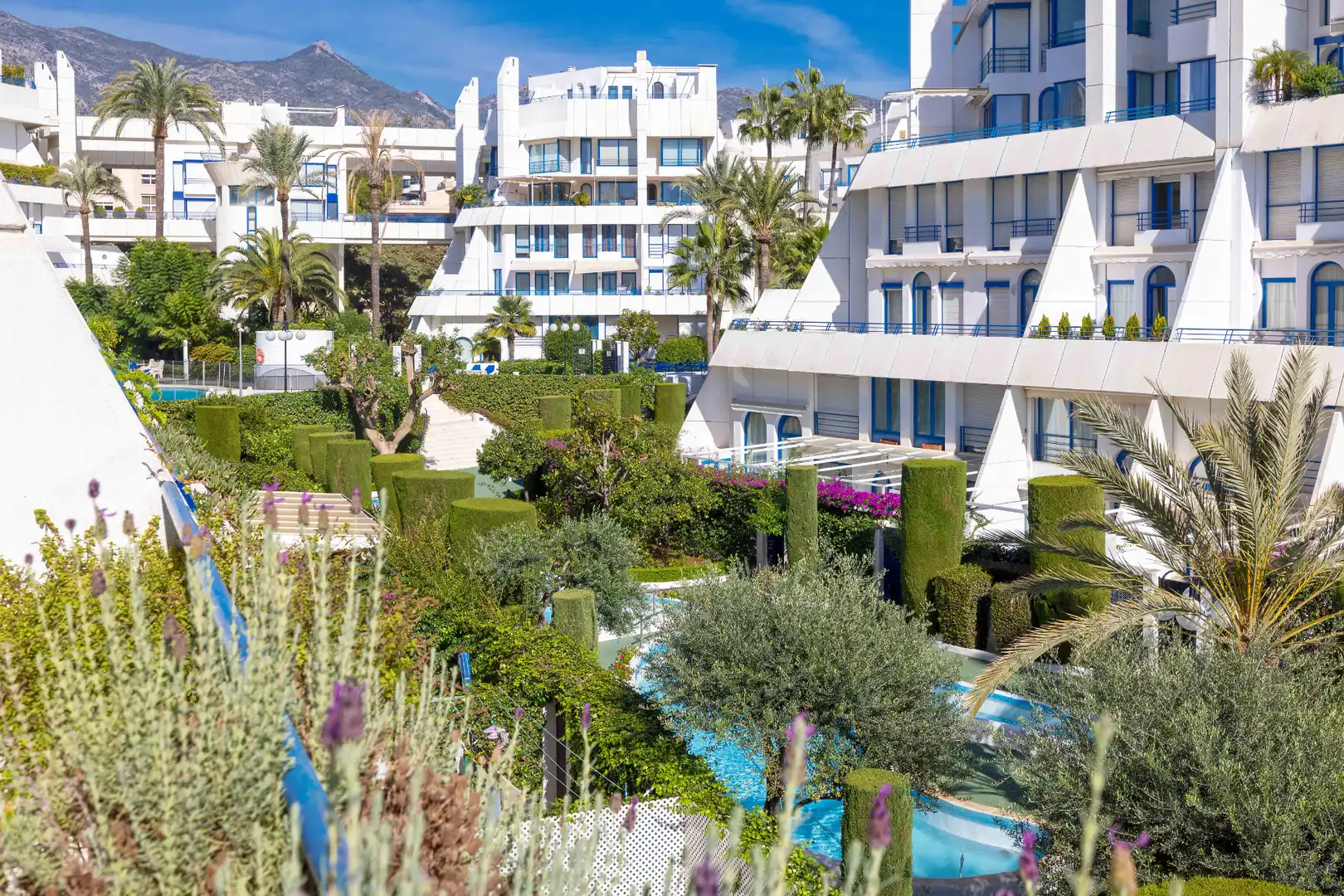 Jardín de Dúplex en venta en Marbella con Aire acondicionado, Calefacción y Terraza