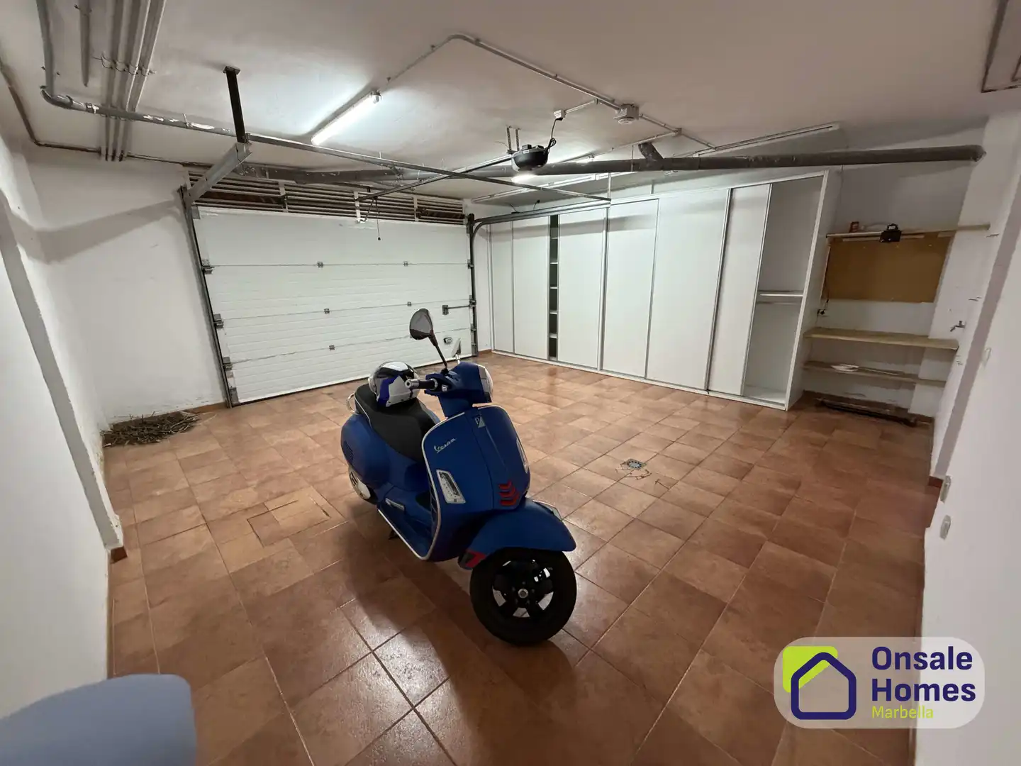 Casa adosada en venta en Marbella con Aire acondicionado, Jardín privado y Terraza