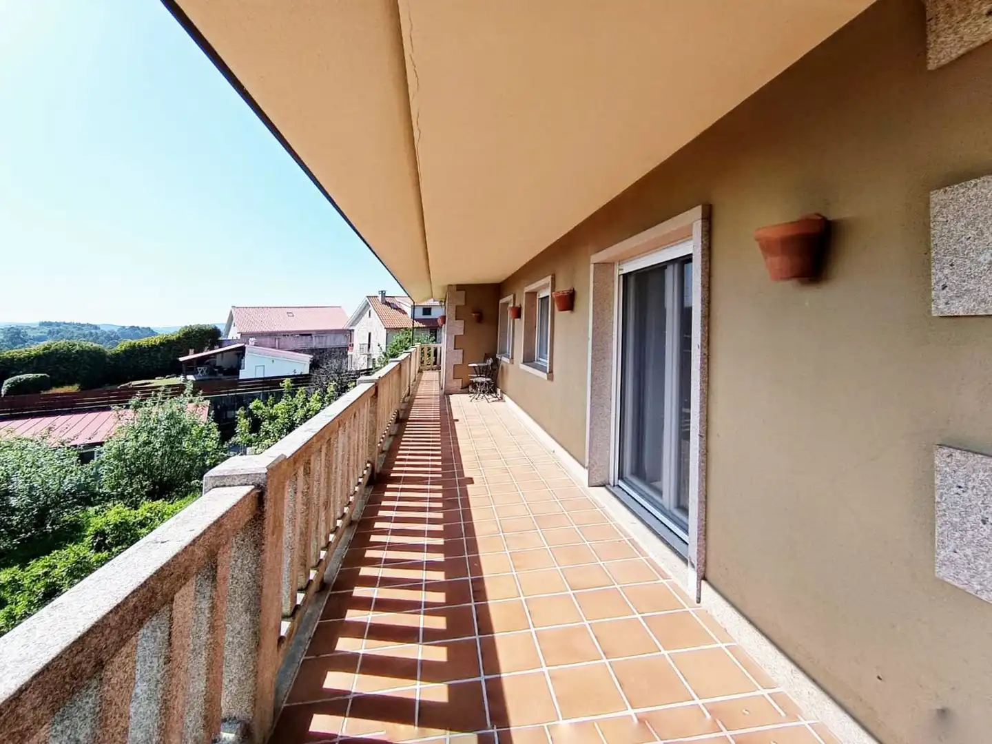 Terrassa de Casa o xalet en venda en Pontevedra Capital  amb Jardí privat, Terrassa i Traster