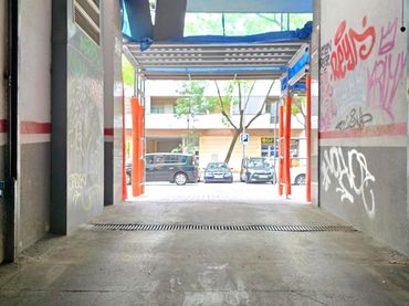 Single parking space with lift for sale in Carrer del Cinca