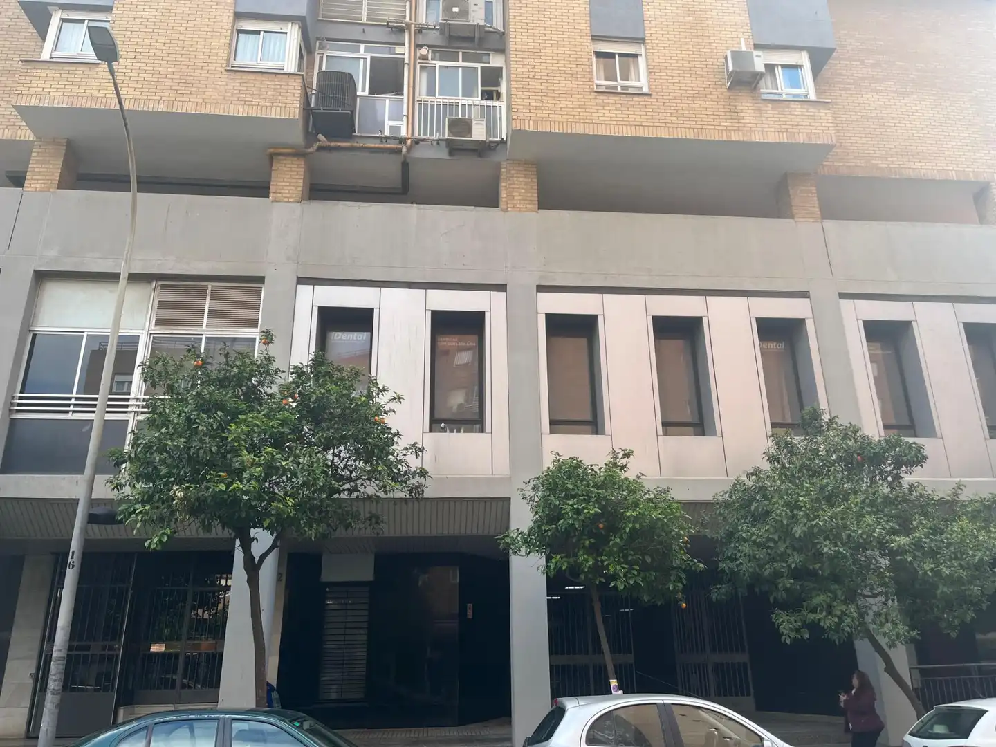 Vista exterior de Oficina en venda en Sevilla amb Aire condicionat, Calefacció i Moblat