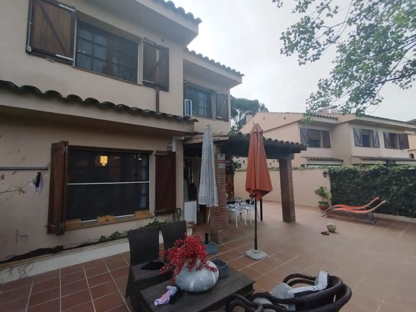 Garten von Einfamilien-Reihenhaus zum Verkauf in Santa Cristina d'Aro mit Heizung und Terrasse