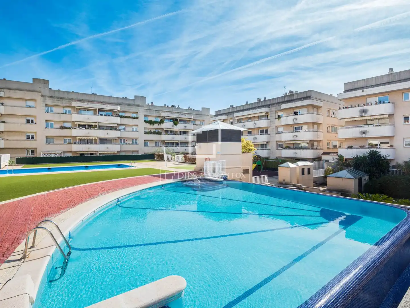 Swimming pool of Flat for sale in Sant Cugat del Vallès  with Air Conditioner, Heating and Terrace