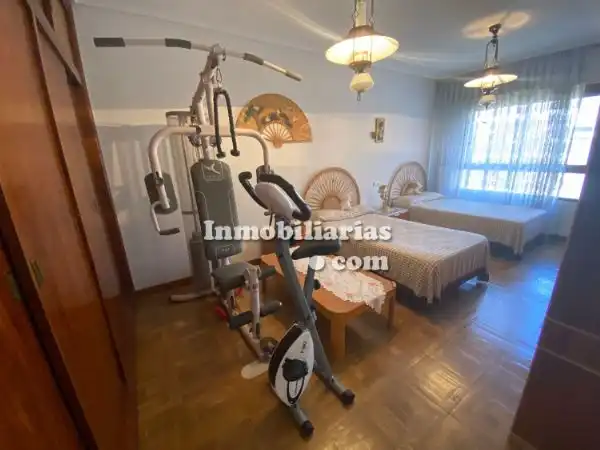 Habitación de Piso en venta en Castro-Urdiales con Calefacción, Terraza y Horno