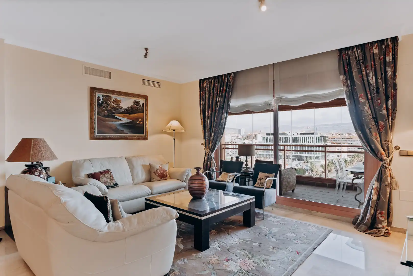 Sala de estar de Ático en venta en Málaga con Aire acondicionado, Calefacción y Terraza