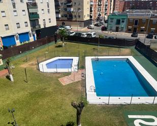 Swimming pool of Flat for sale in Dos Hermanas  with Community pool