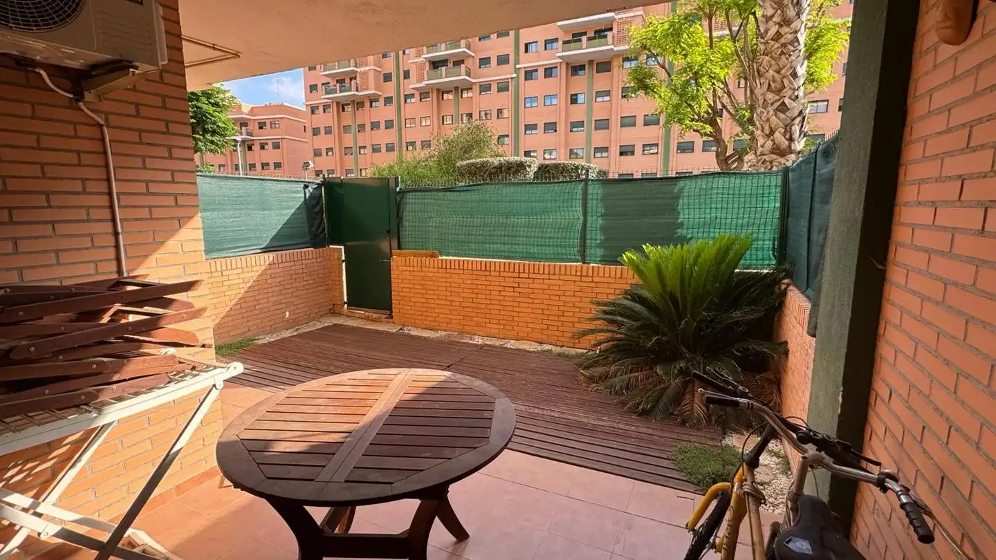Terraza de Planta baja de alquiler en Paterna con Aire acondicionado, Terraza y Amueblado