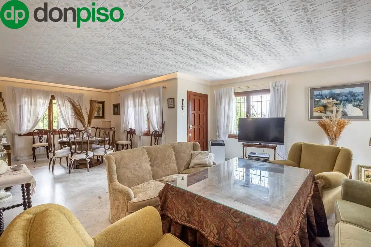 Detached house with pool for sale in Calle del Albaricoque 3, imagen 9