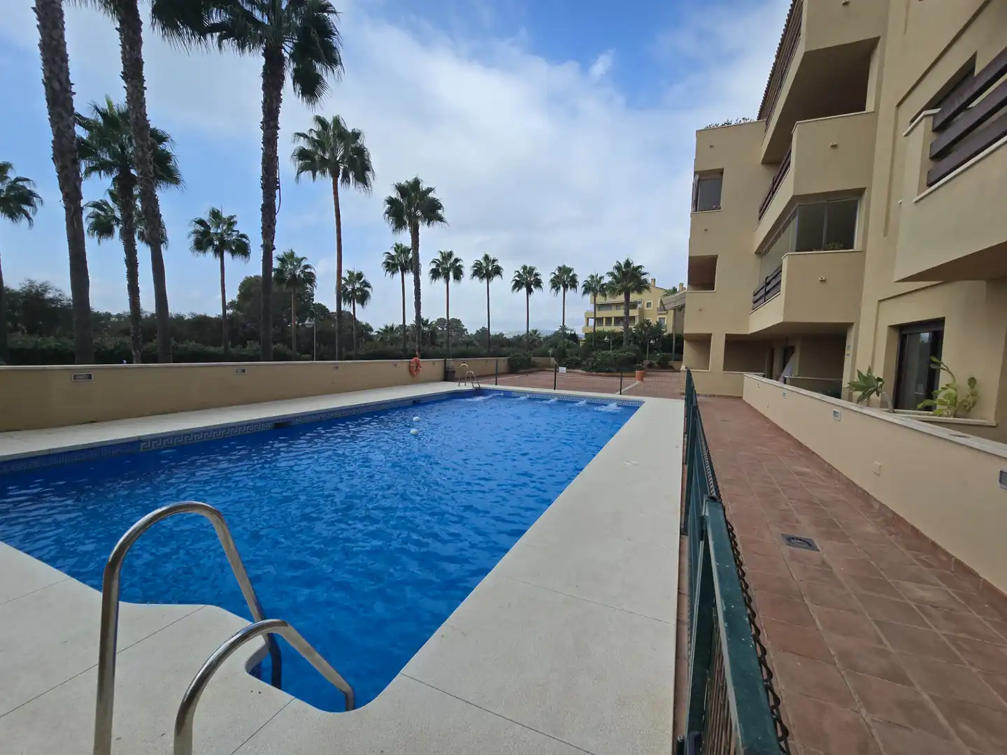 Apartamento con piscina en venta en Avenida de la Marina
