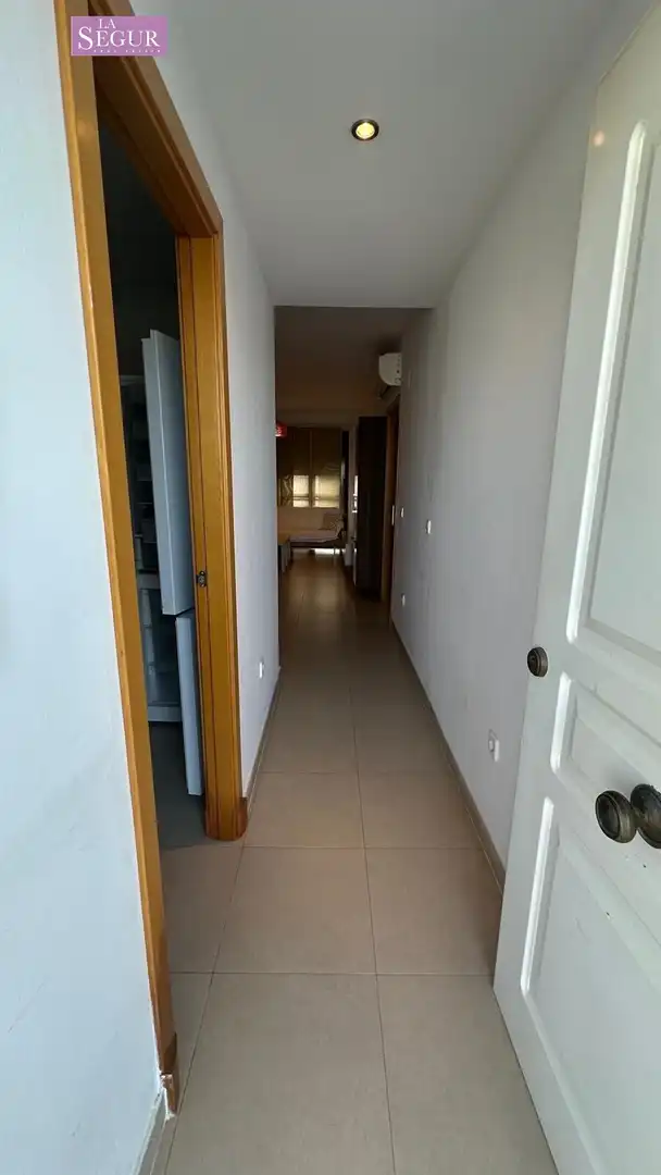 Wohnung zum Verkauf in Conil de la Frontera mit Klimaanlage, Privatgarten und Abstellraum