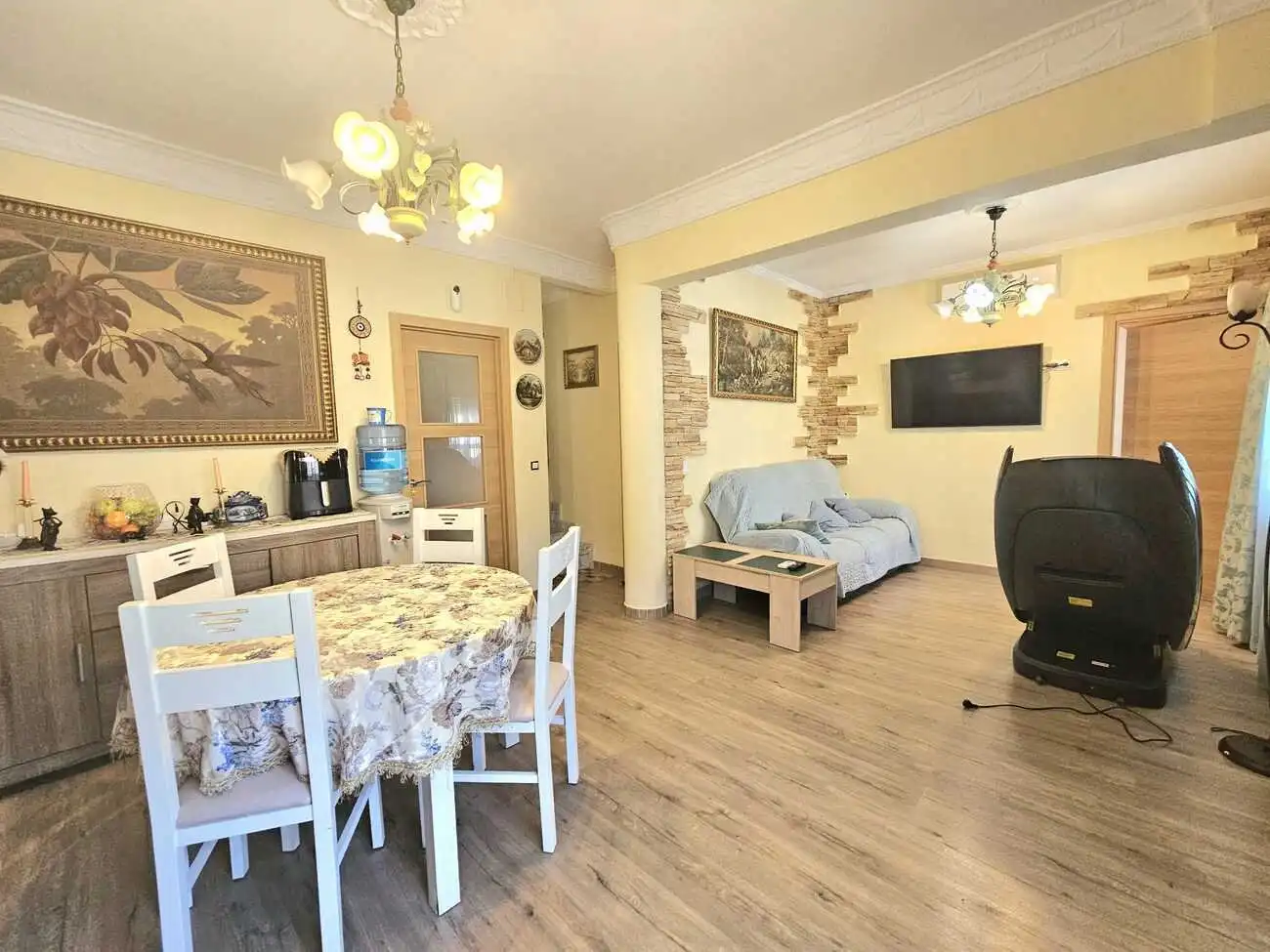 Sala d'estar de Casa o xalet en venda en Torrevieja amb Aire condicionat, Jardí privat i Terrassa
