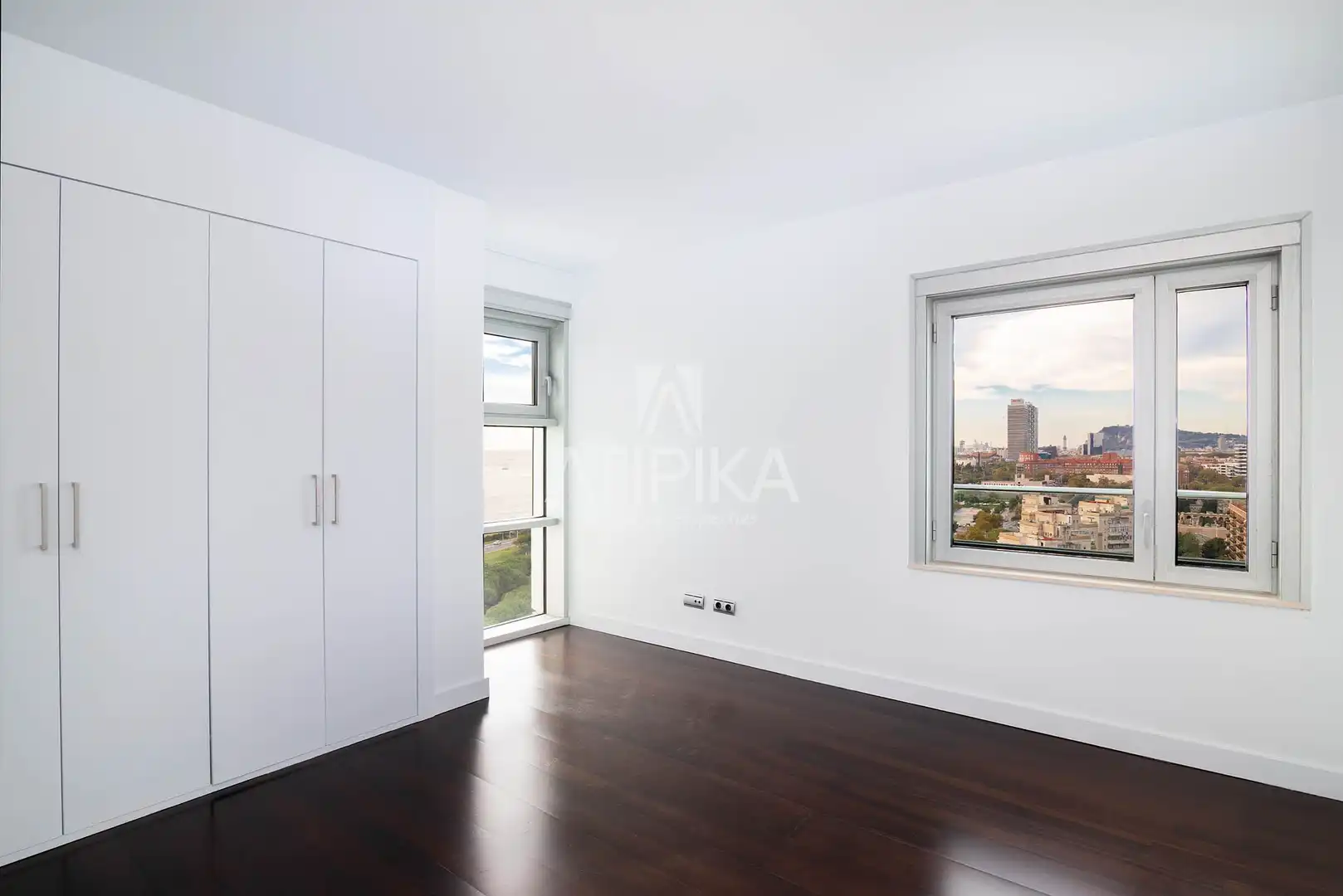 Habitación de Ático en venta en Barcelona con Aire acondicionado, Parquet y Terraza
