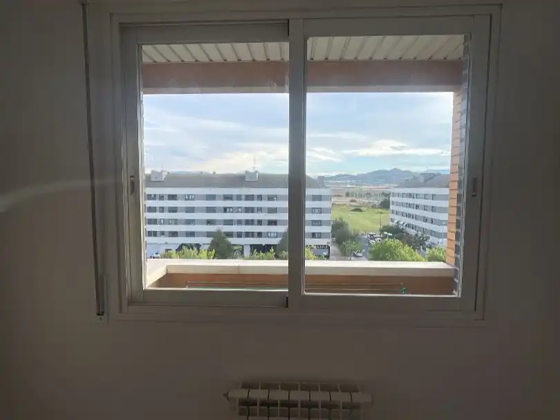 Dormitori de Pis en venda en  Logroño amb Balcó