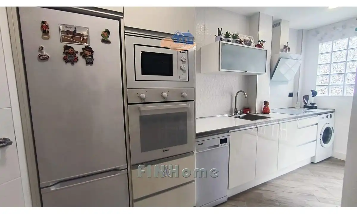 Kitchen of Flat for sale in Sevilla  with Air Conditioner, Heating and Furnished