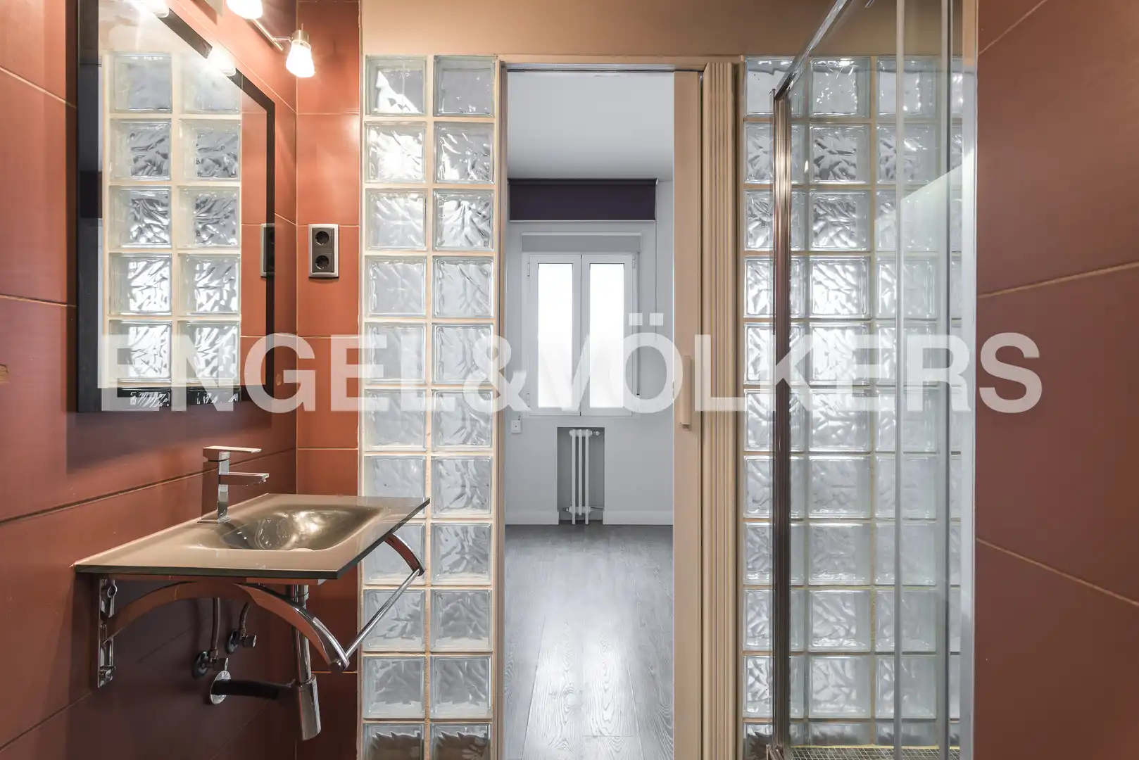 Badezimmer von Wohnung zur Miete in Madrid mit Klimaanlage, Heizung und Terrasse