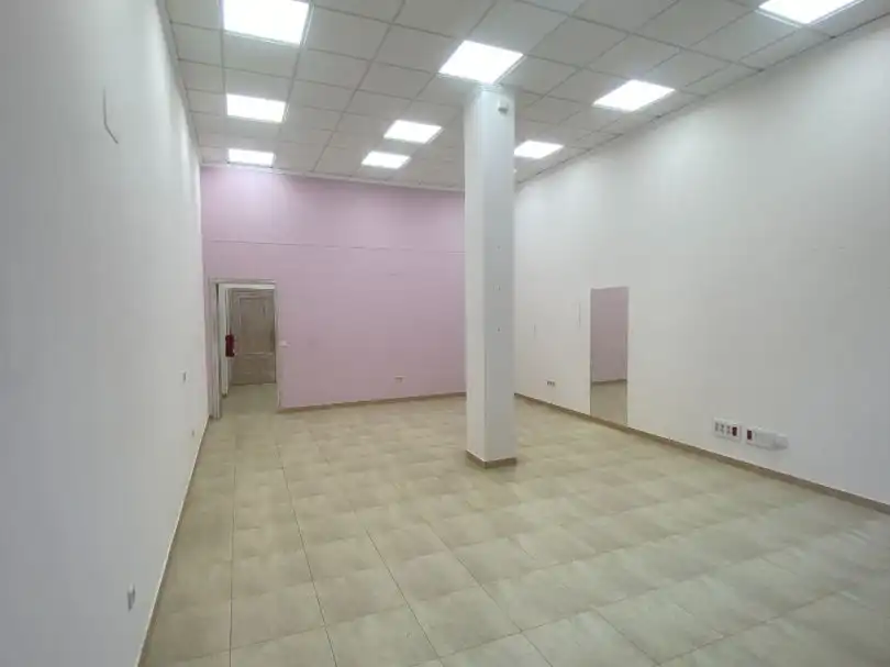 Commercial properties for rent in Madridejos  with Air Conditioner and Heating