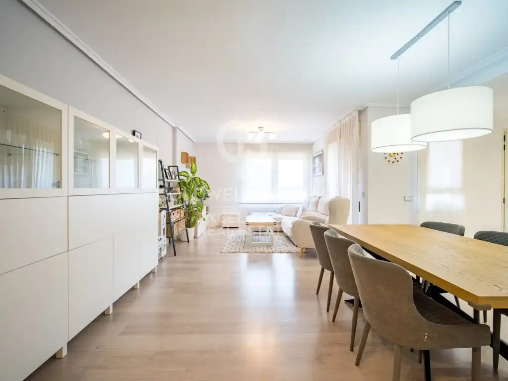 Living room of Flat for sale in Valencia  with Air Conditioner, Terrace and Community pool