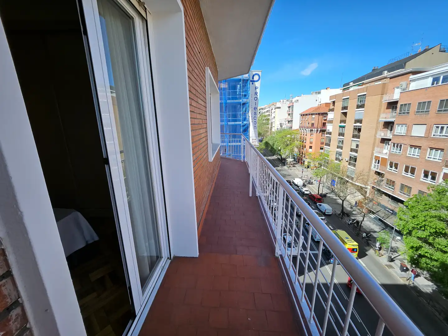 Balcony of Flat for rent in Madrid  with Air Conditioner, Heating and Furnished