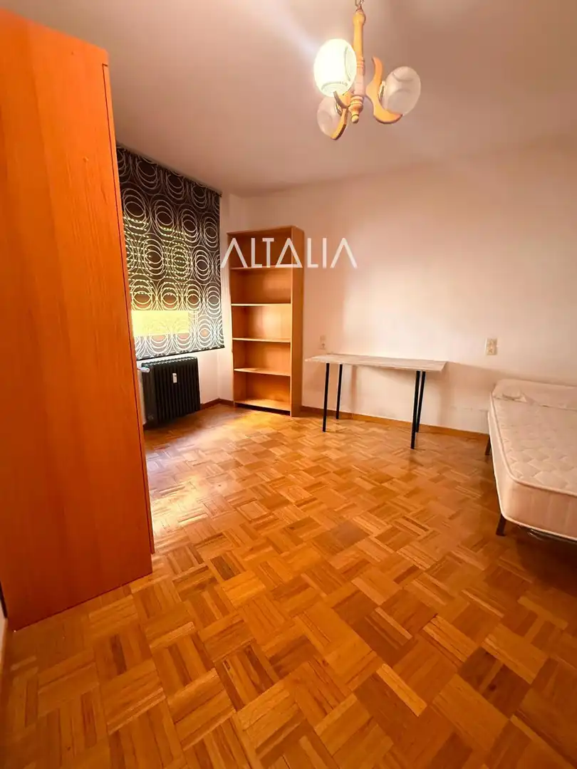 Habitación de Piso de alquiler en Cuenca con Calefacción y Amueblado