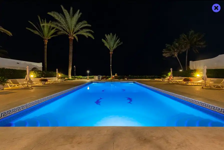 Piscina de Casa adosada en venda en Marbella amb Aire condicionat, Terrassa i Moblat