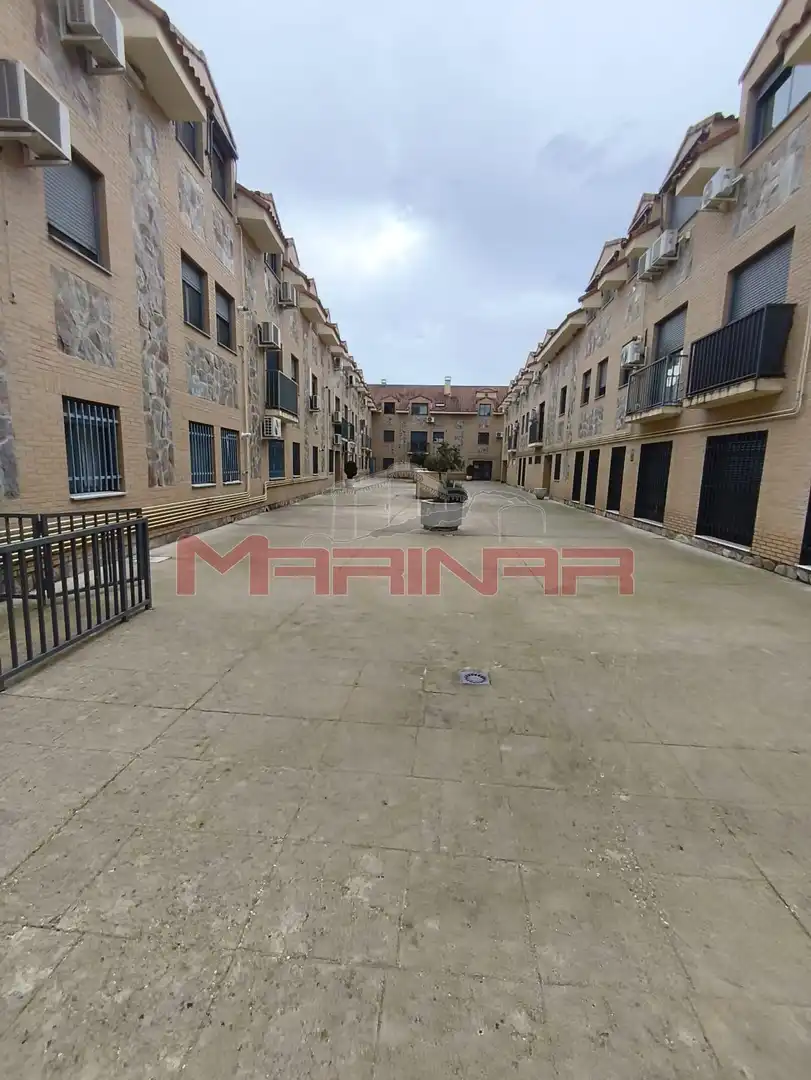 Vista exterior de Piso en venta en Yeles con Calefacción, Jardín privado y Terraza