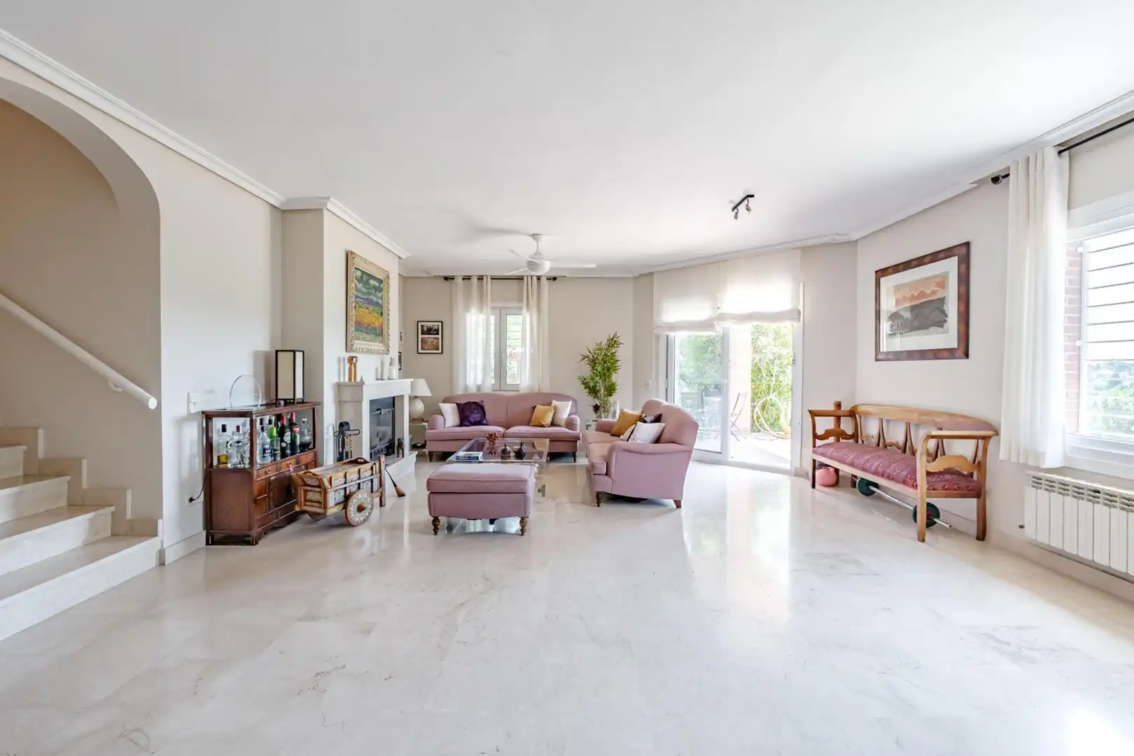 Sala de estar de Casa o chalet en venta en Las Rozas de Madrid con Aire acondicionado, Calefacción y Jardín privado