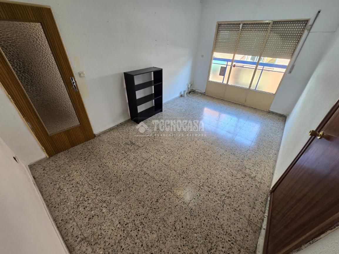 Vista exterior de Piso en venta en  Madrid Capital con Calefacción y Terraza