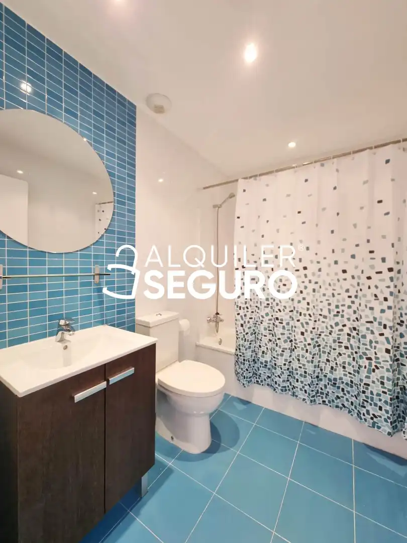 Bathroom of Flat for rent in El Escorial  with Heating, Terrace and Storage room