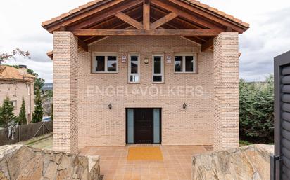 Exterior view of House or chalet for sale in Valdemorillo  with Air Conditioner, Heating and Private garden