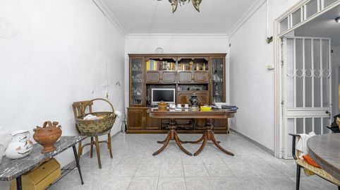 Foto 2 de Casa adosada en venta en C. Paco Camino, Centro - Barriada Mallorca, Camas