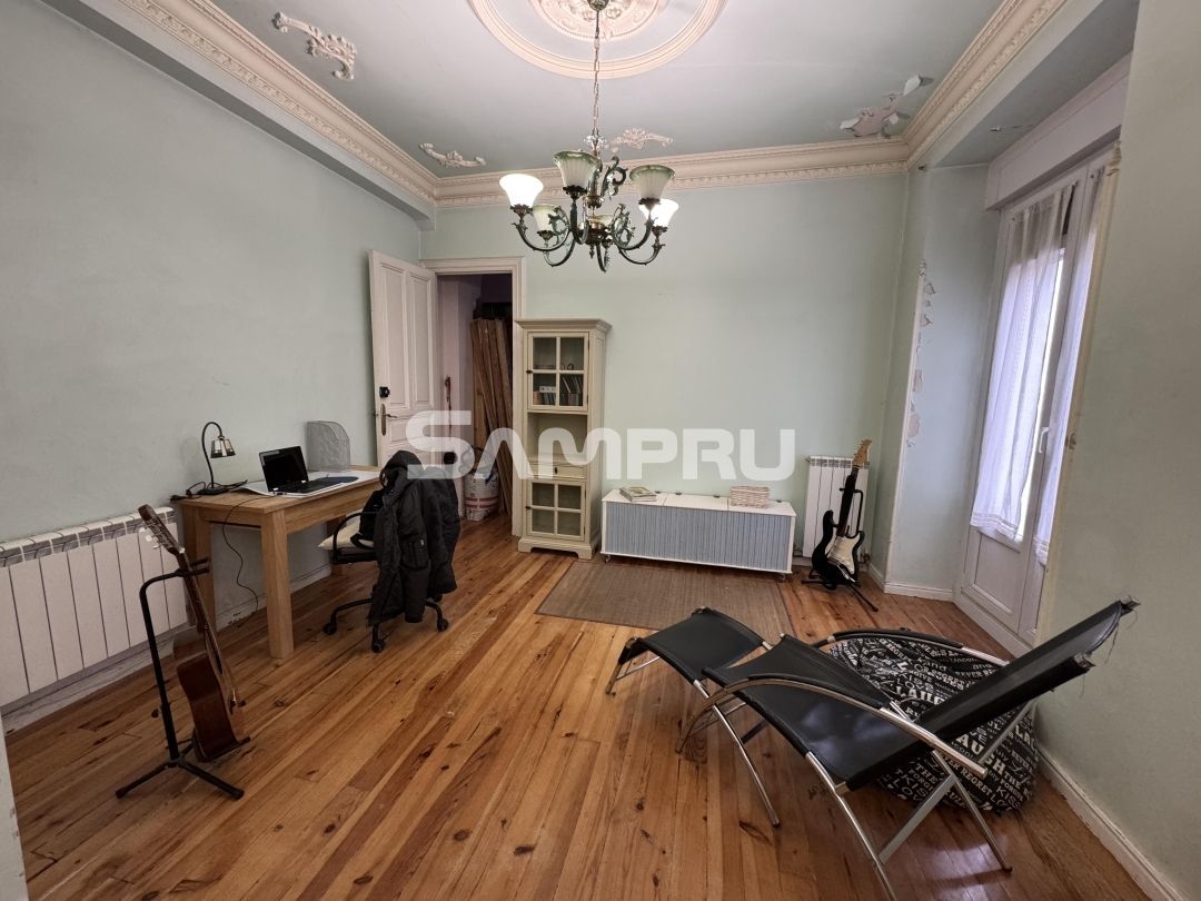 Sala d'estar de Pis en venda en Vitoria - Gasteiz amb Calefacció, Jardí privat i Traster