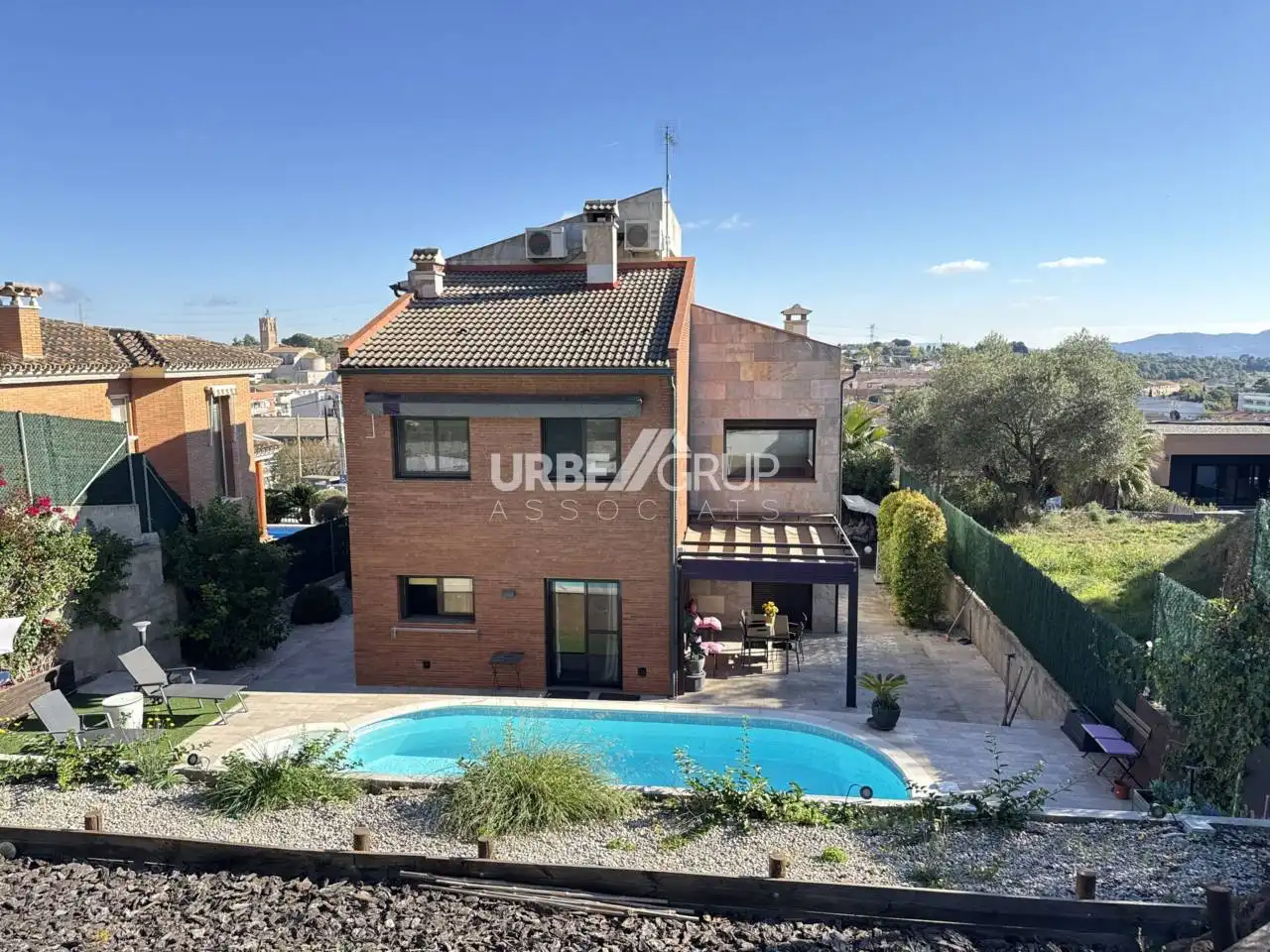 Vista exterior de Casa o xalet en venda en Masquefa amb Aire condicionat, Calefacció i Jardí privat