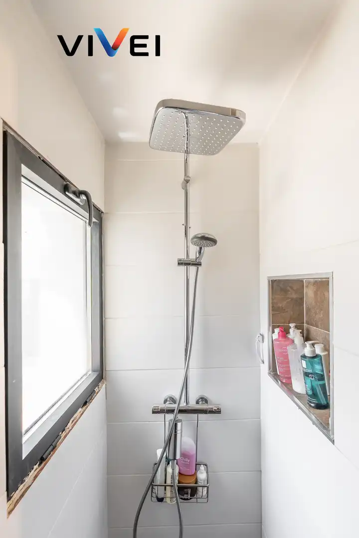 Badezimmer von Dachboden zum Verkauf in Madrid mit Klimaanlage, Heizung und Terrasse