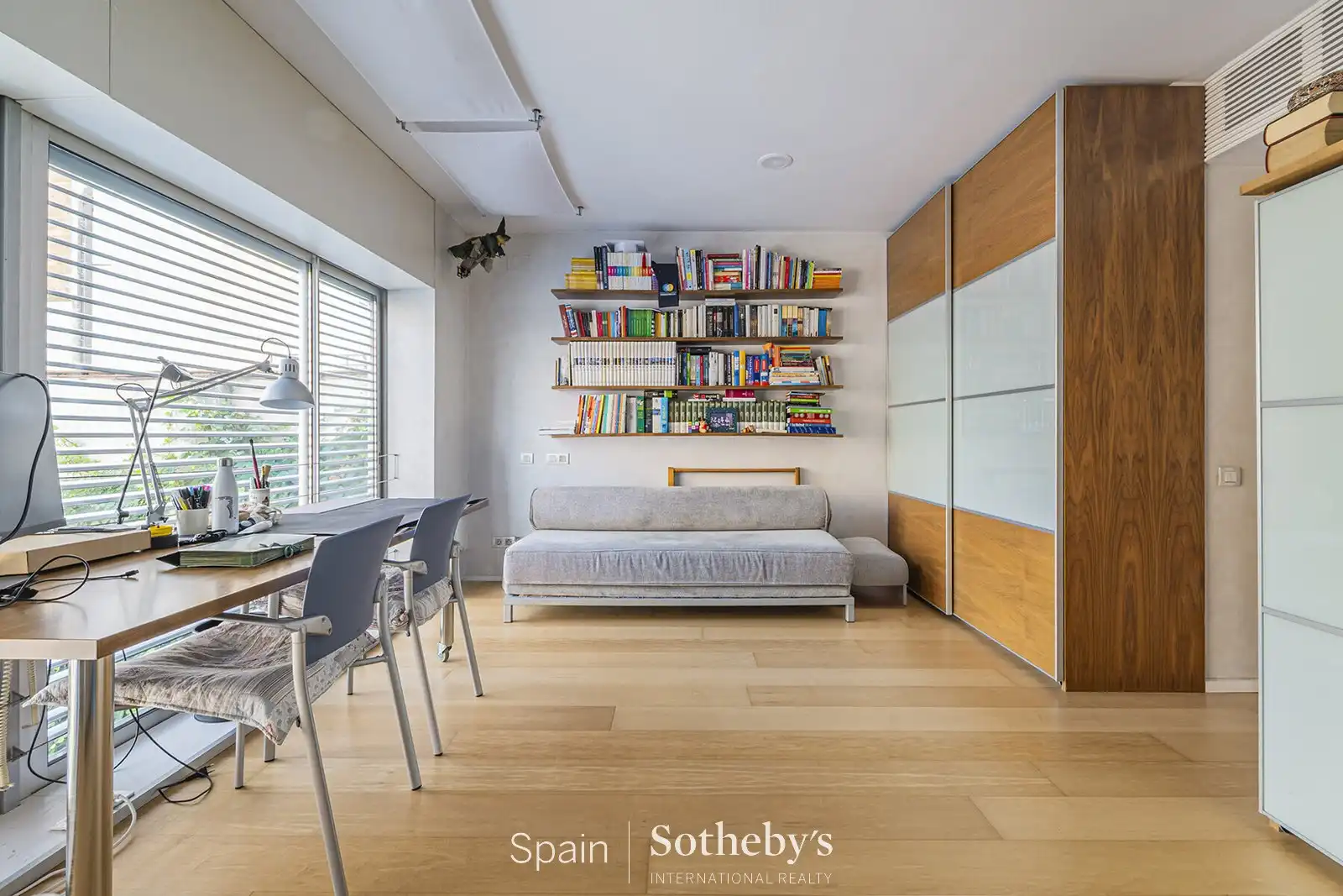 Sala d'estar de Casa o xalet en venda en Barcelona amb Aire condicionat, Jardí privat i Terrassa