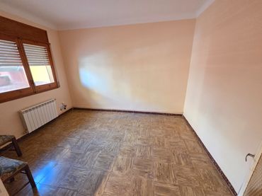 Adossat amb balcó en venda a Carrer Macabeu