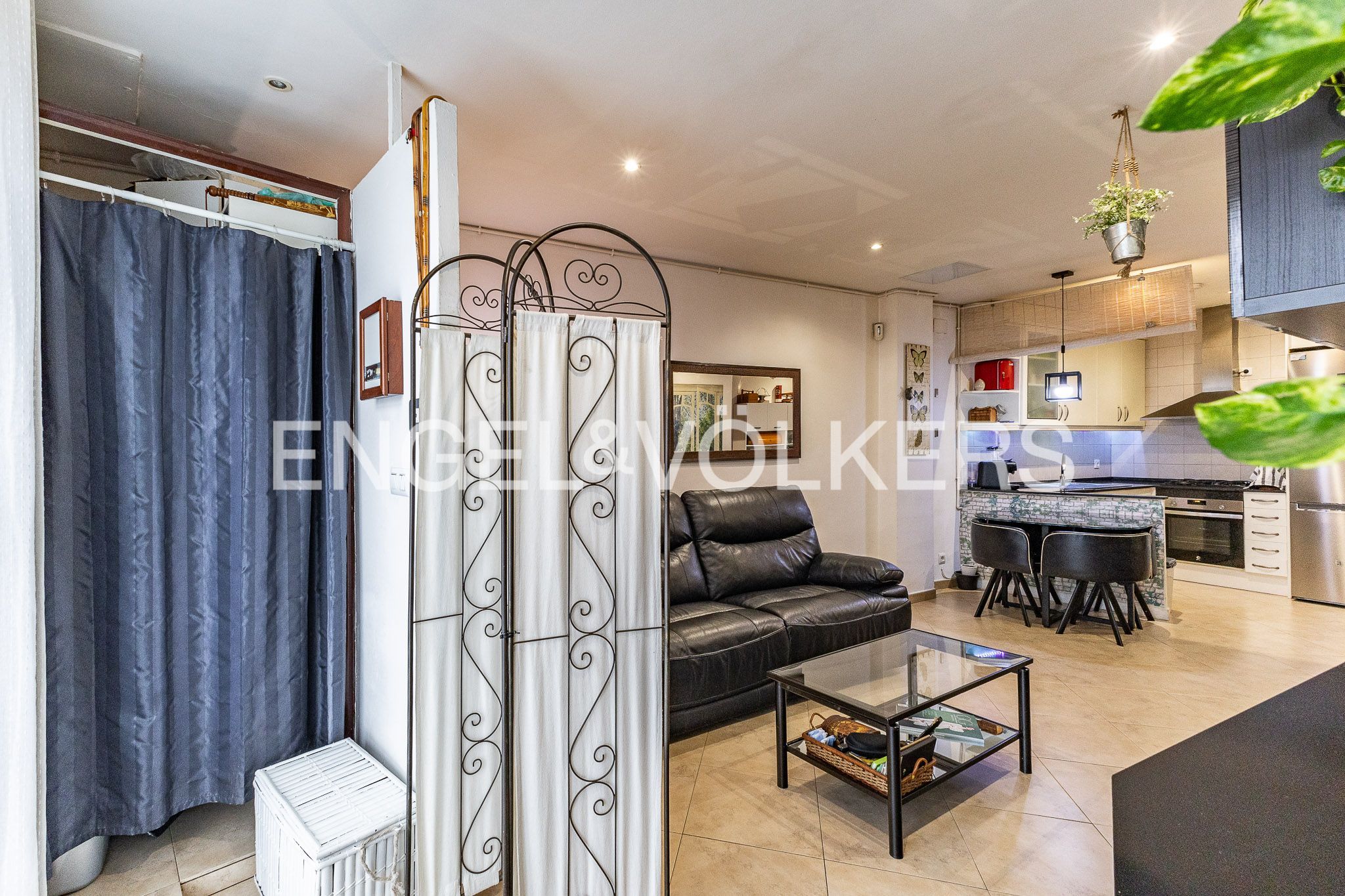 Living room of Apartment for sale in Sabadell  with Air Conditioner, Heating and Parquet flooring