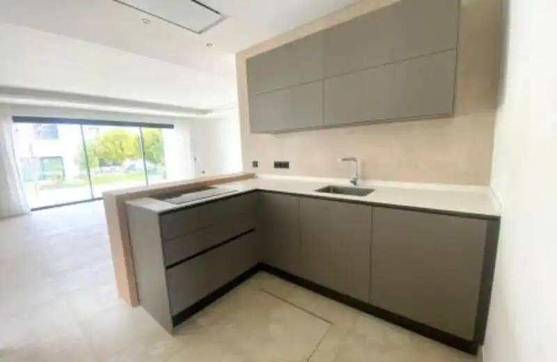 Reihenhaus mit Terrasse zur Miete in Nueva Andalucía, imagen 3