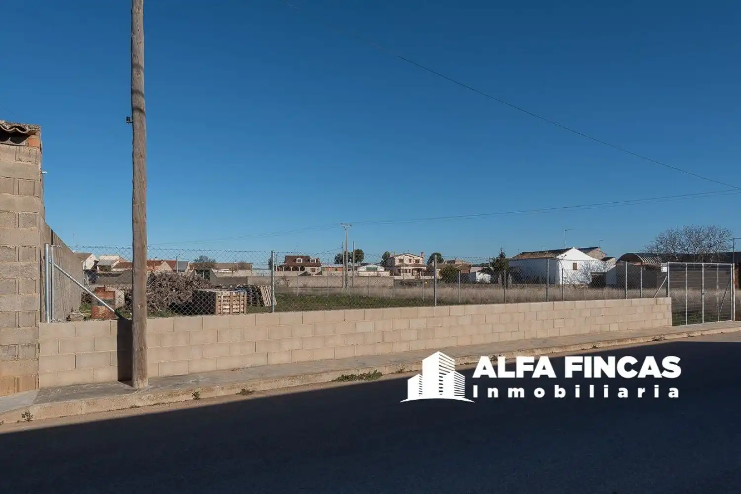 Vista exterior de Terreno en venta en Casas de Fernando Alonso